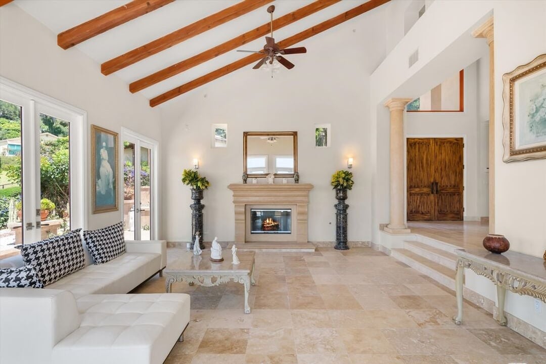 Puesta Del Sol St, 90265