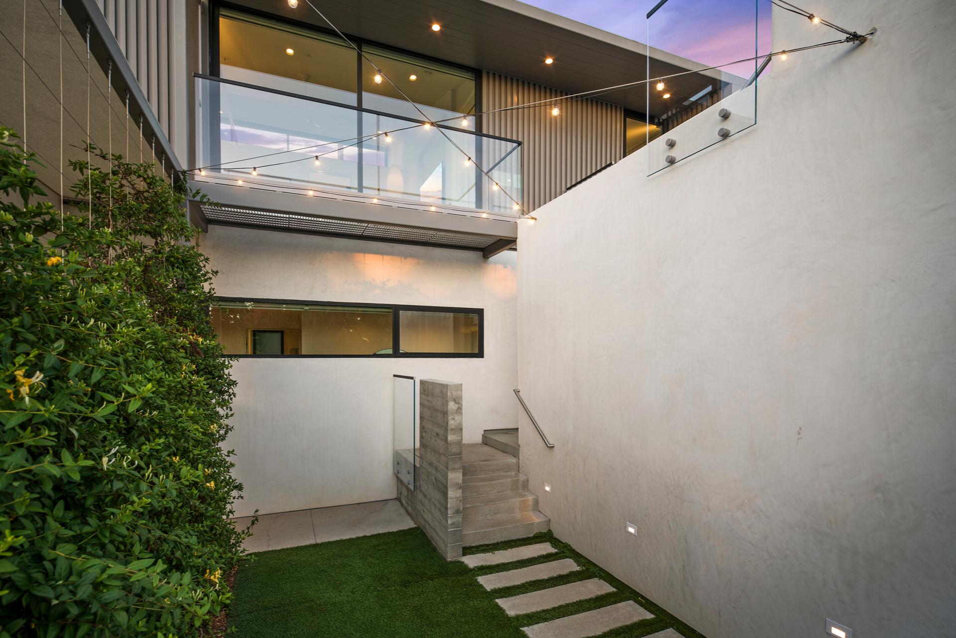 2320 Clay Street