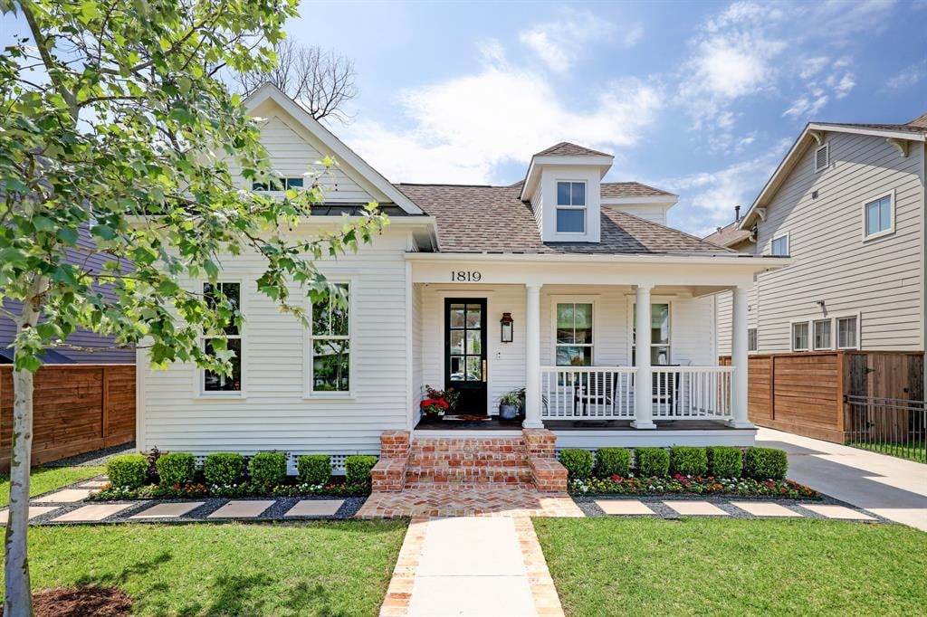 1819 Arlington St