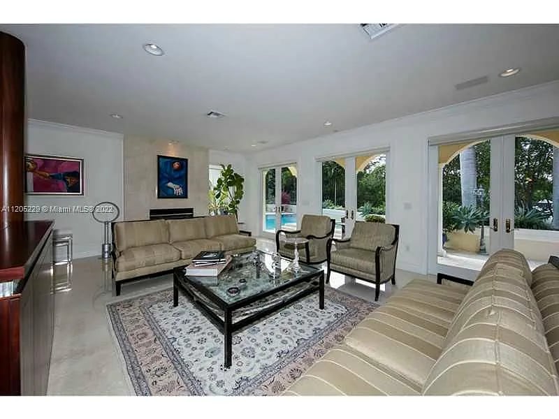 208 Costanera Rd