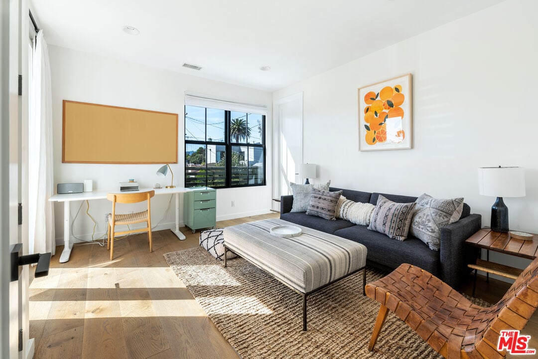 1088 Marco Pl
