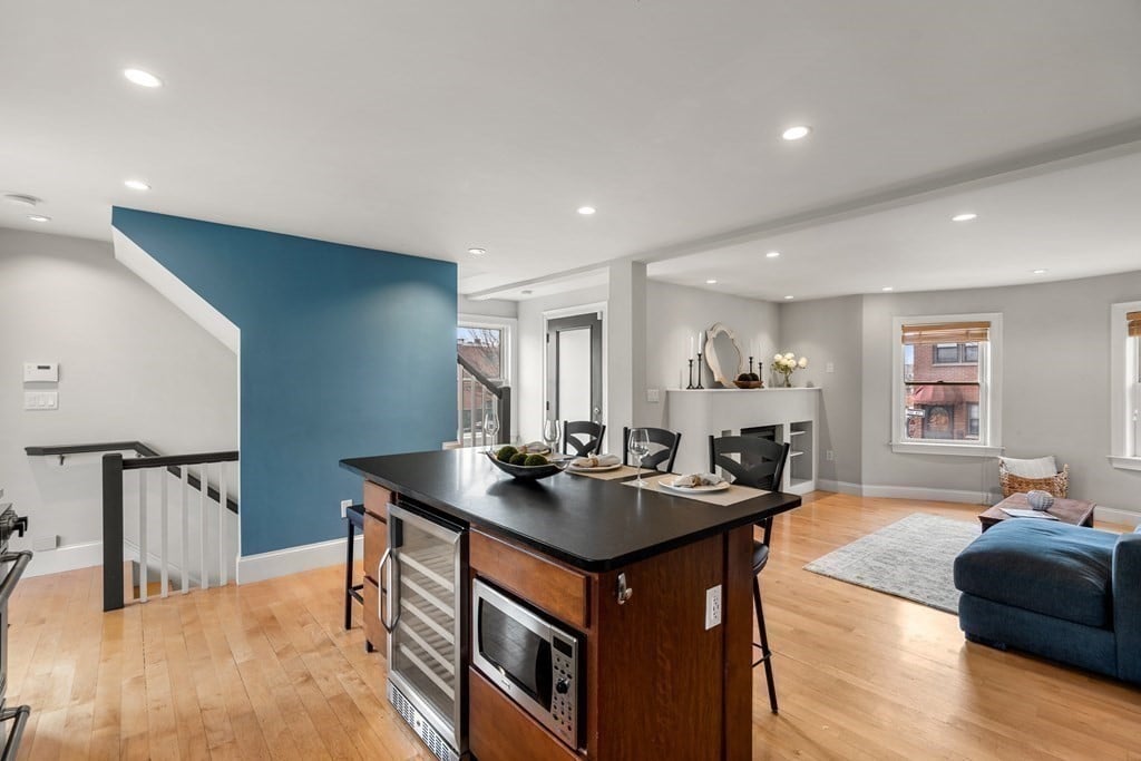 126 W 3rd St