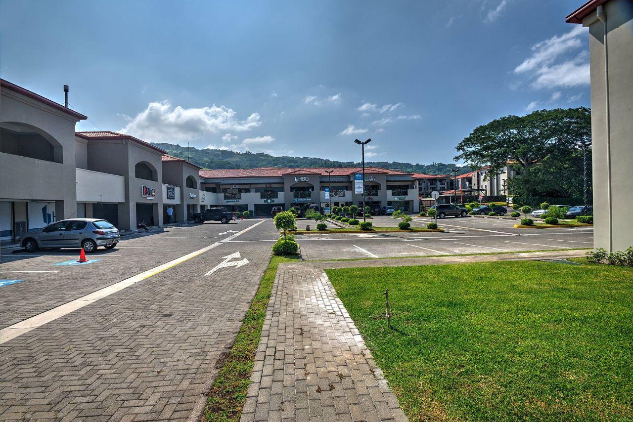 Garden Level Terrace Condo, Ciudad Colon, San Jose