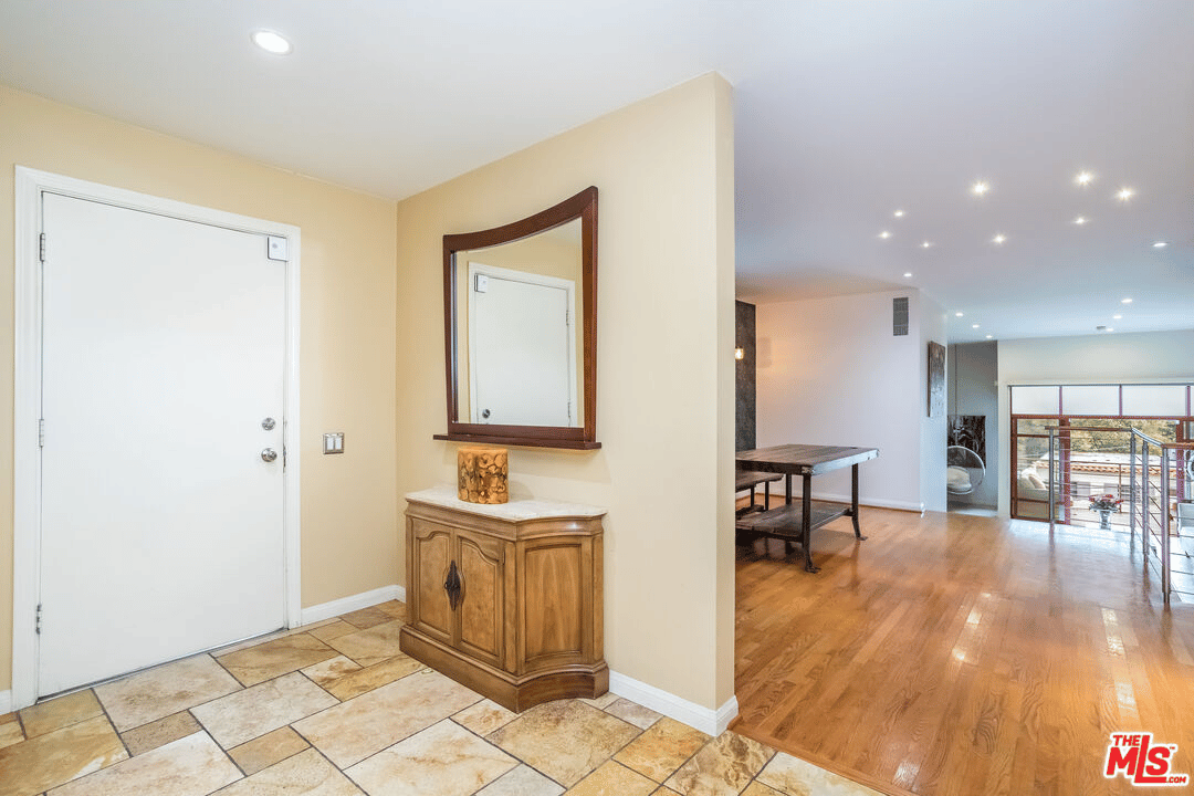 8783 Lookout Mountain Ave