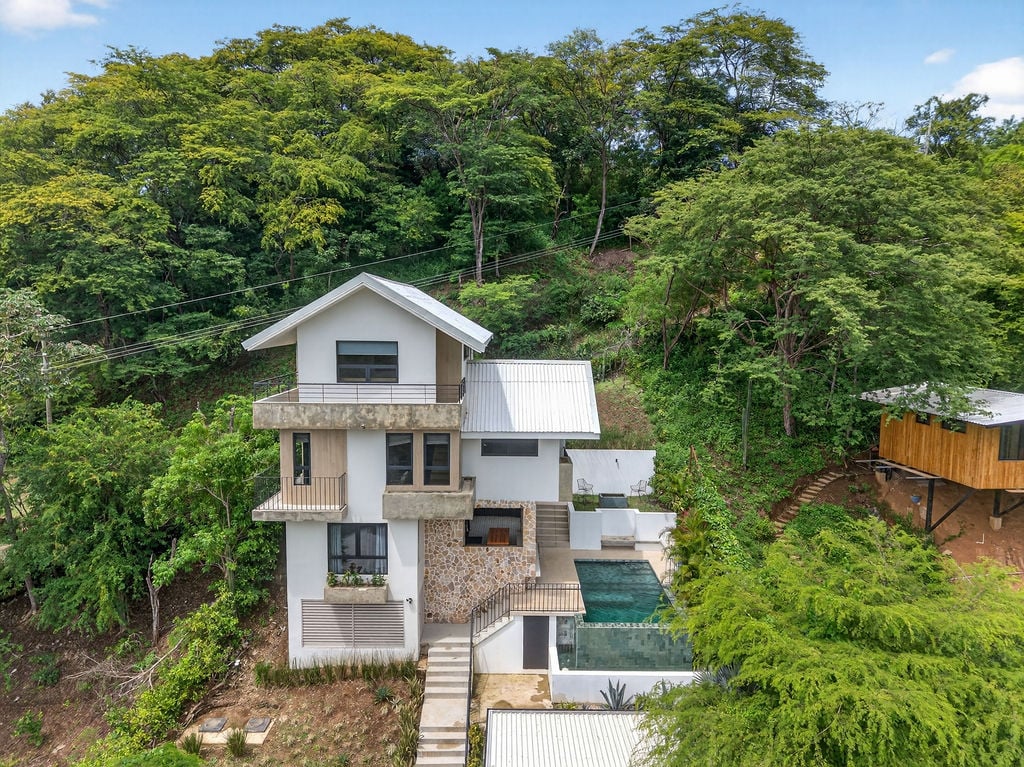 Casa Agave Azul | Contemporary 4-Bedroom Home with Detached Guest Casita in Playa Potrero