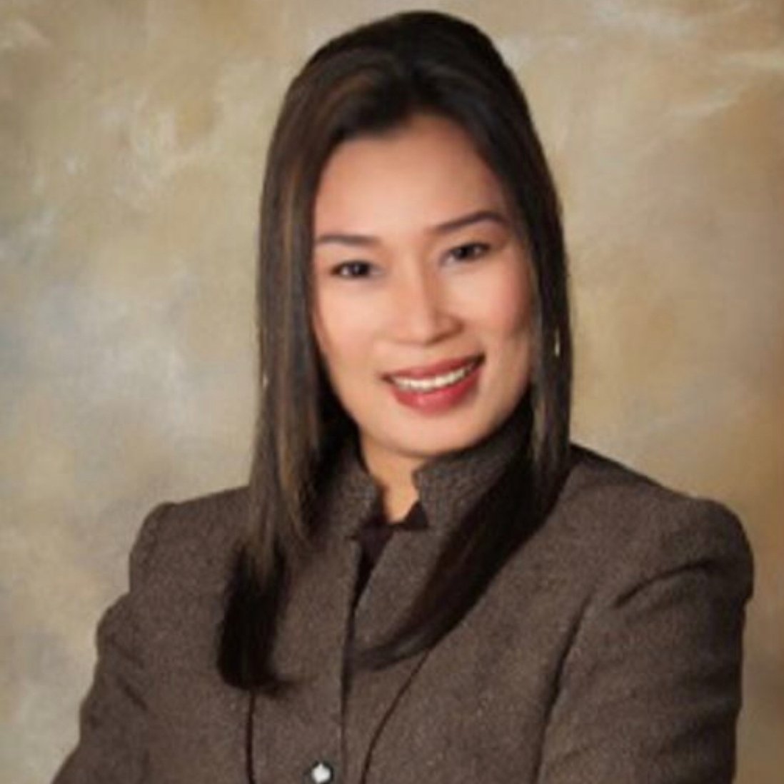 Lani Bautista San Diego, CA Real Estate Agent Headshot