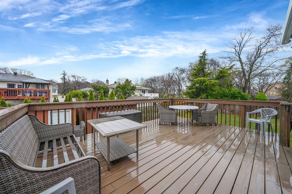 Undisclosed Address, Lindenhurst