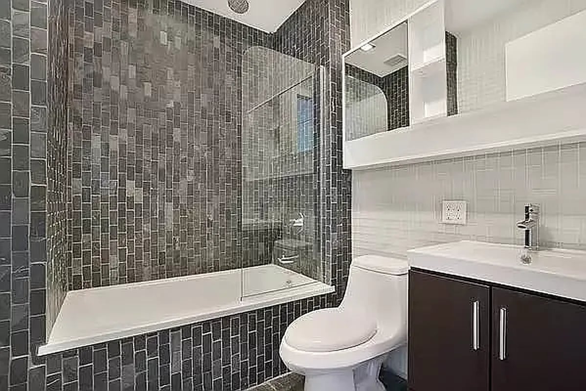 364 Bedford Ave 4G