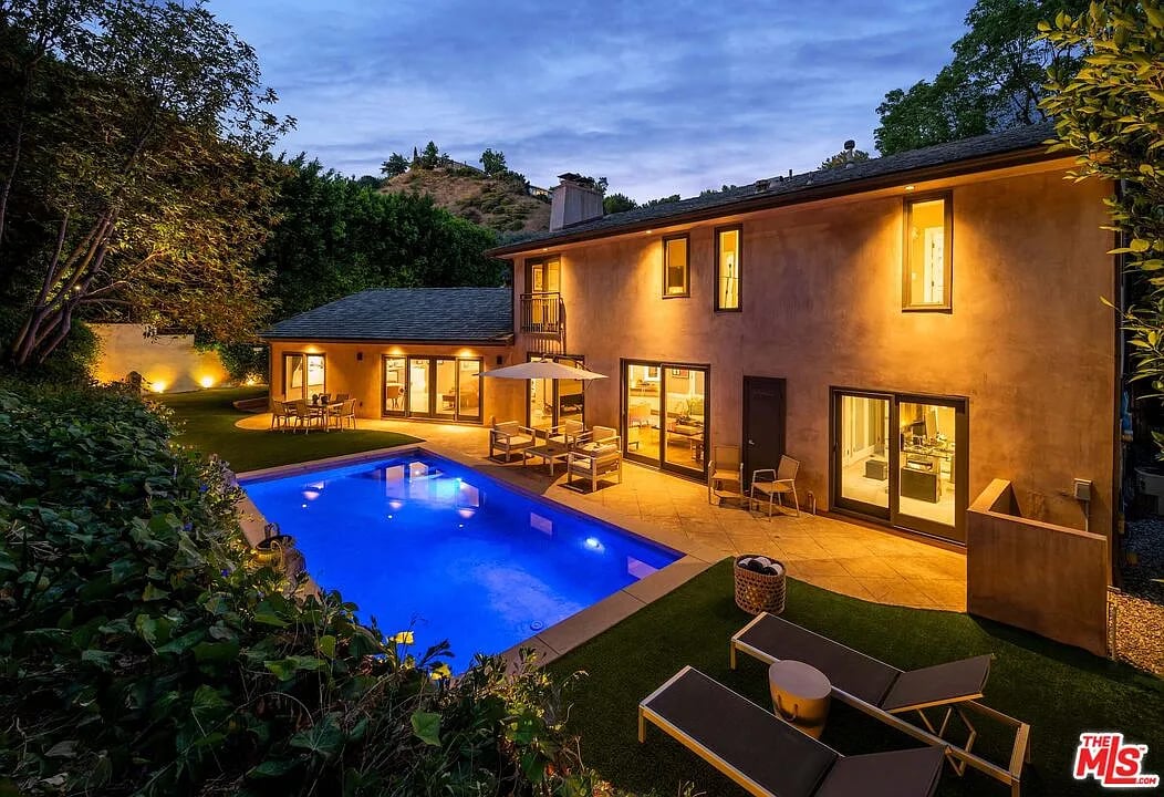 2229 San Ysidro Dr