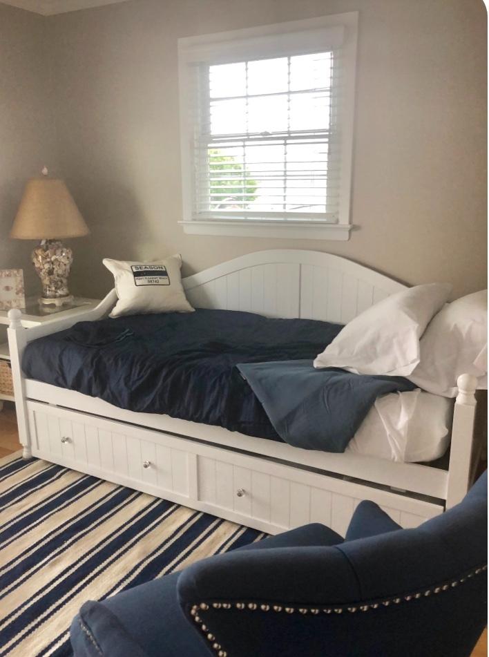 #213 Summer Rental - Newly Renovated 2 Blocks to the Beach