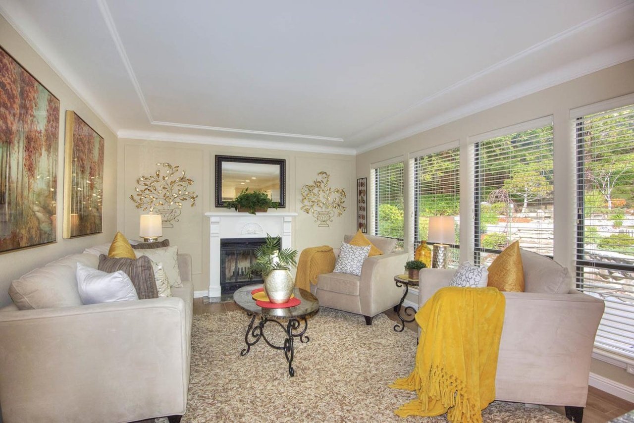 11332 Rolling Hills Dr