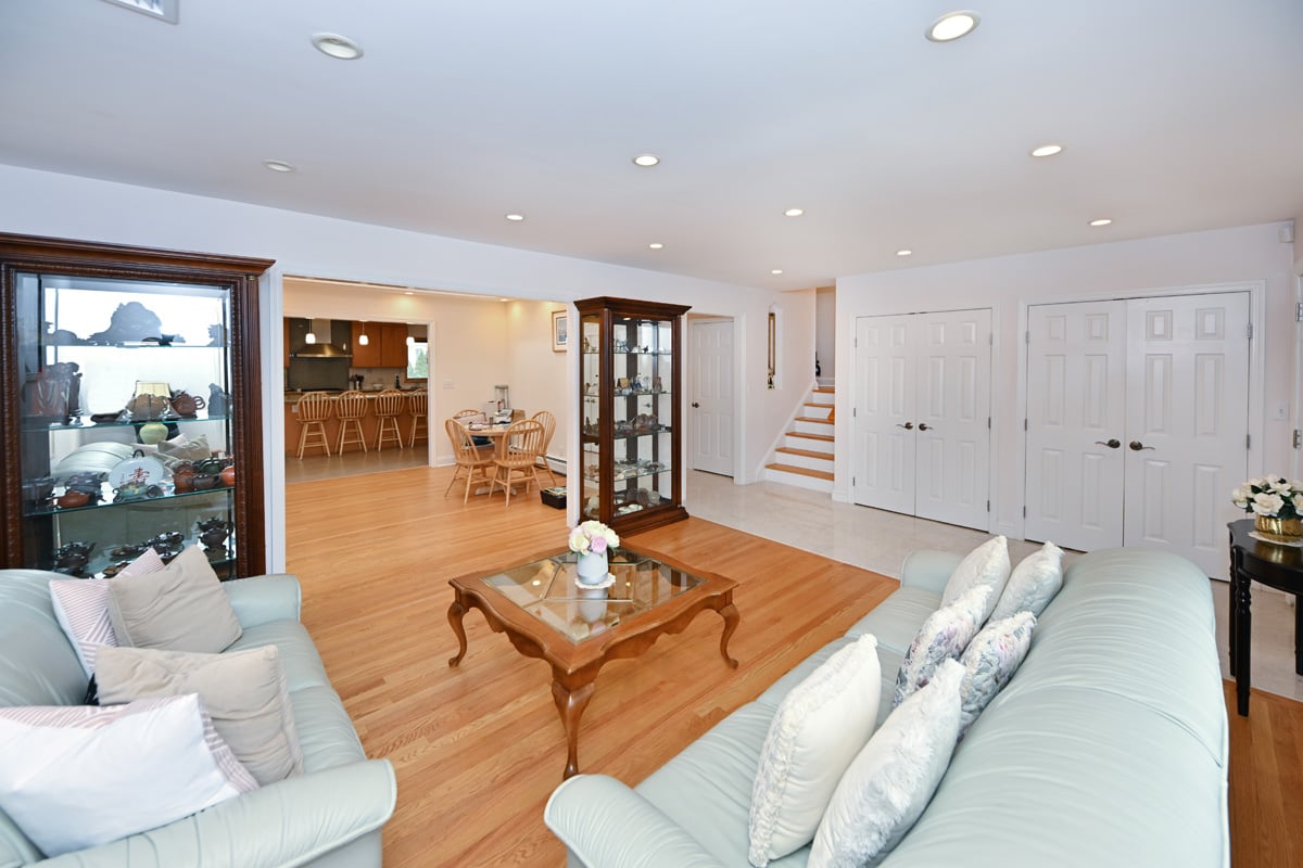 23 Spruce Pl