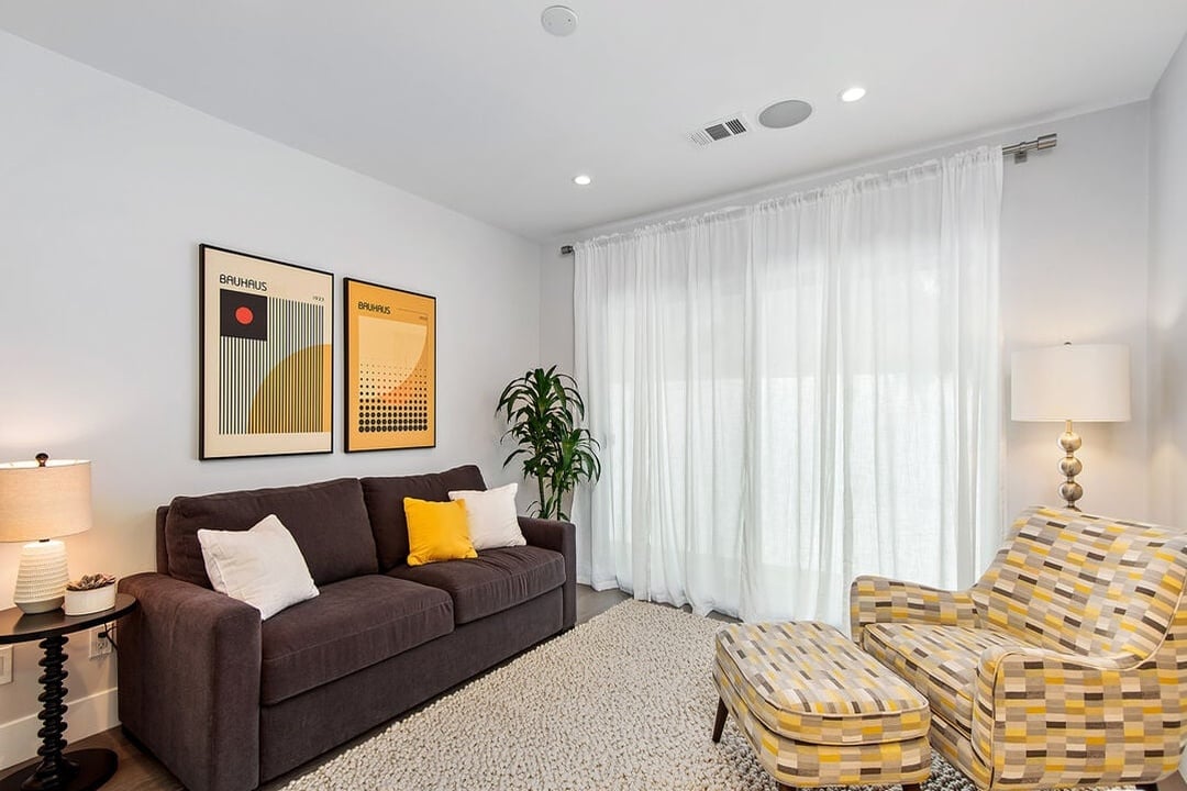 Atlas Manor, Mount Olympus Dr, 90046