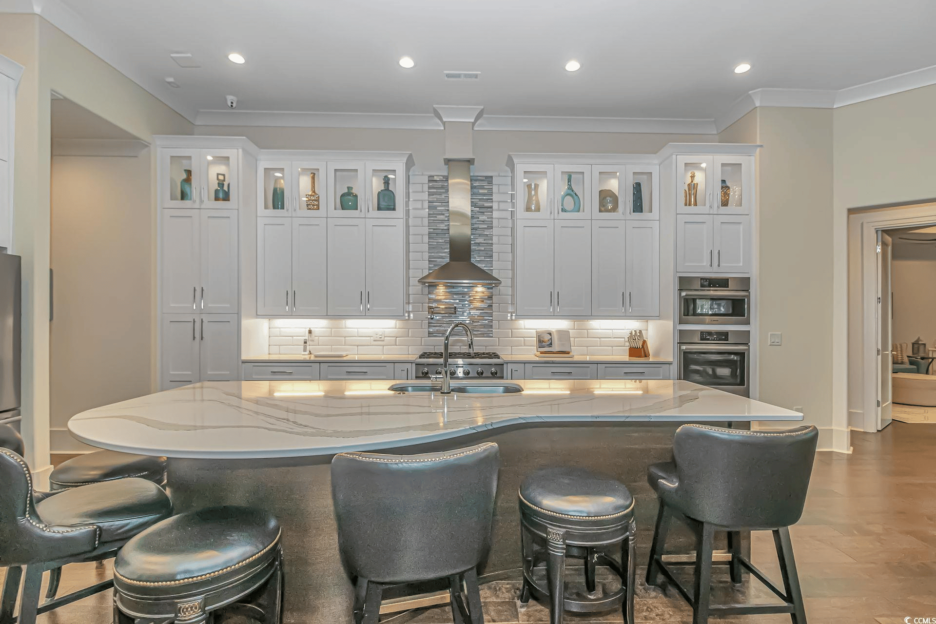 9281 Marina Pkwy