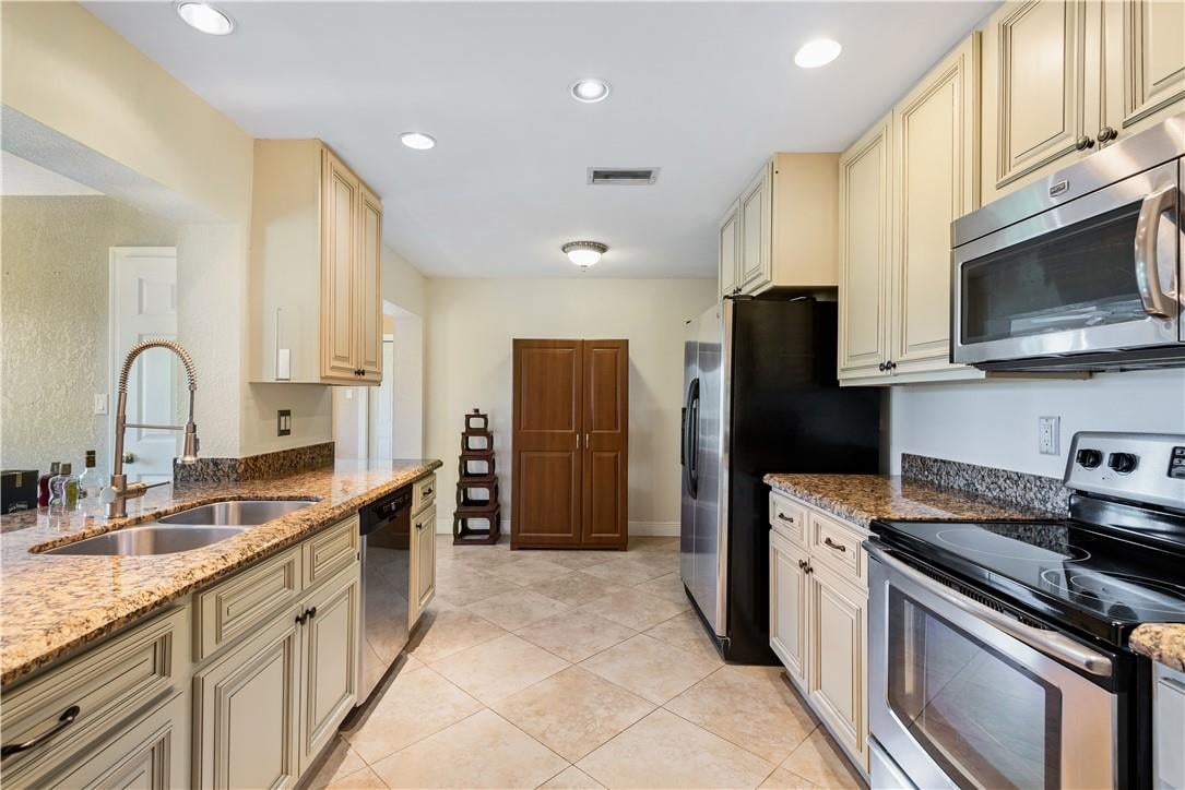 1120 NW 48th Pl