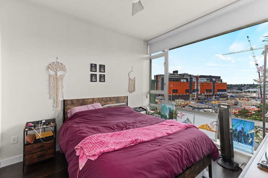 221 Union St, #ph907