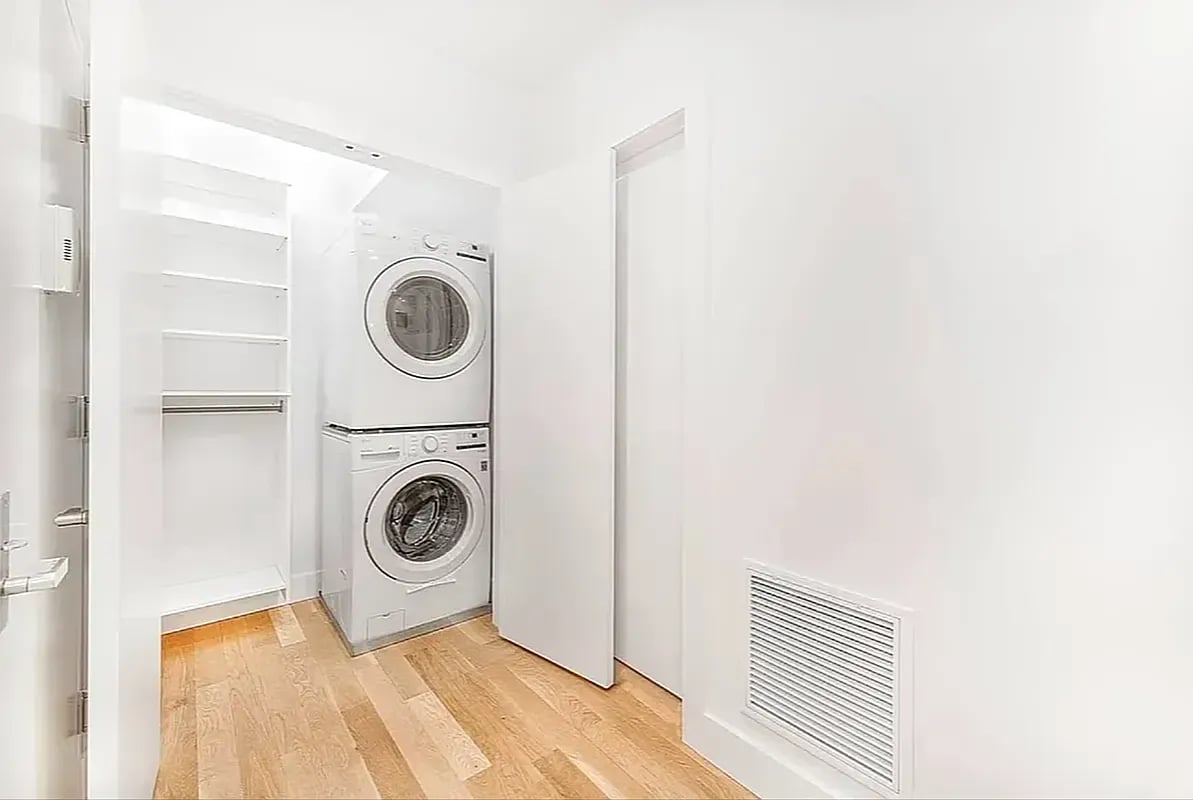 309 W 50th Street #4R