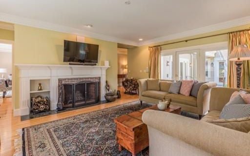 12 Adams St
