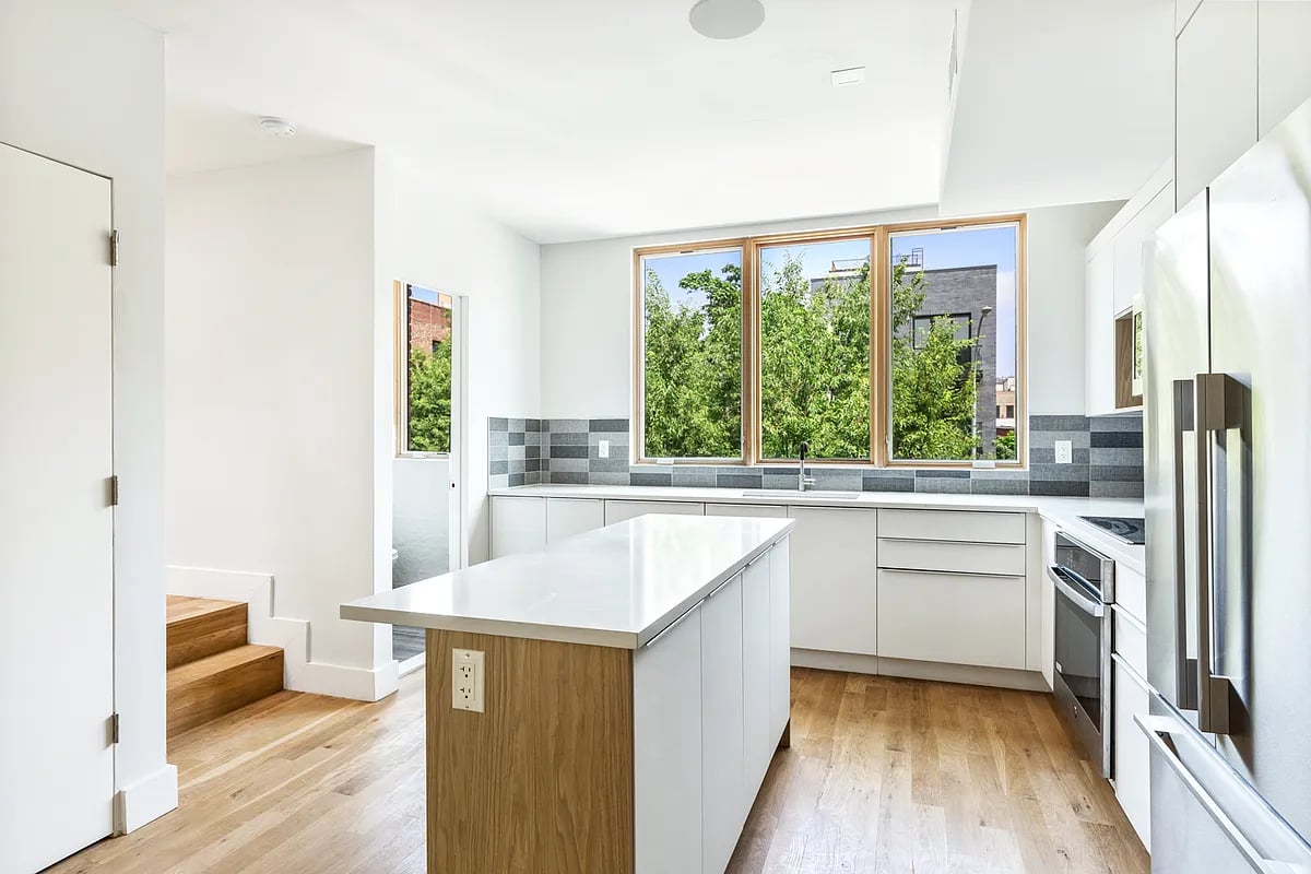 724 Lafayette Avenue Unit: 2