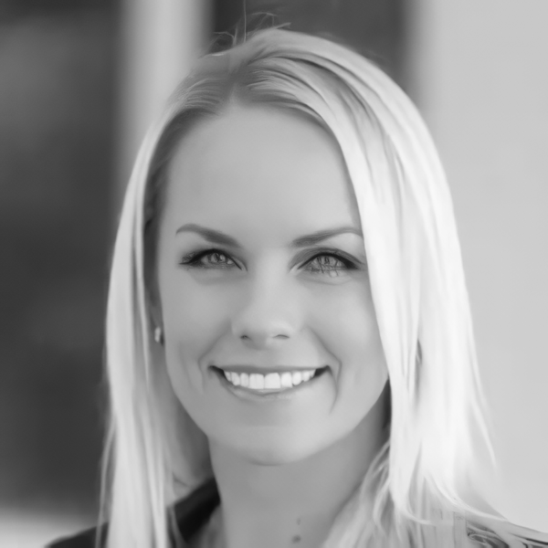 Ginny Flannery Jones San Diego, CA Real Estate Agent Headshot