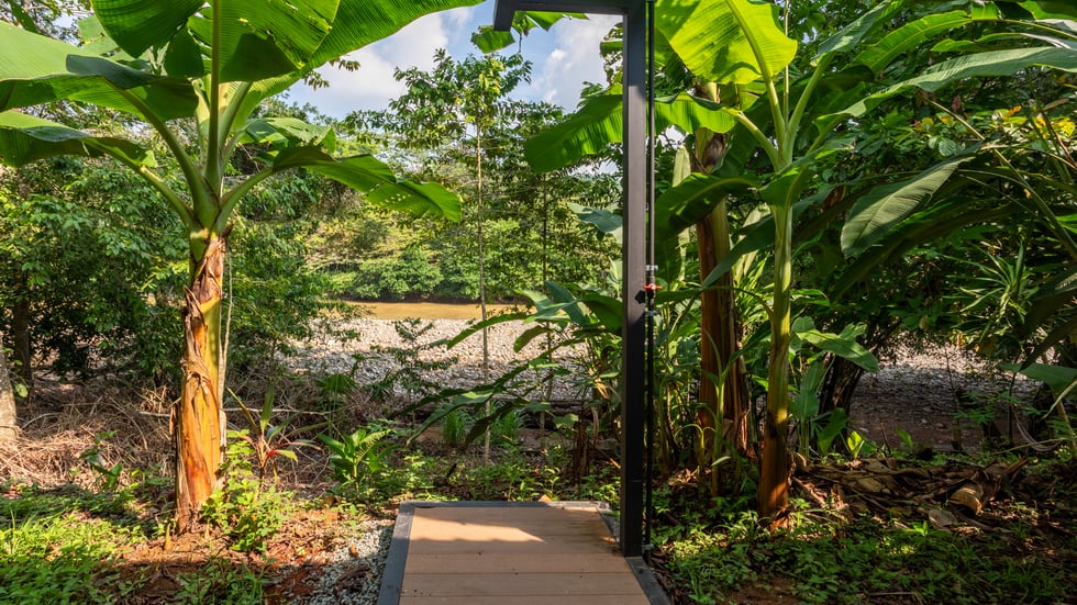 Riverfront Surf House in Playa Dominical Walk to the Beach