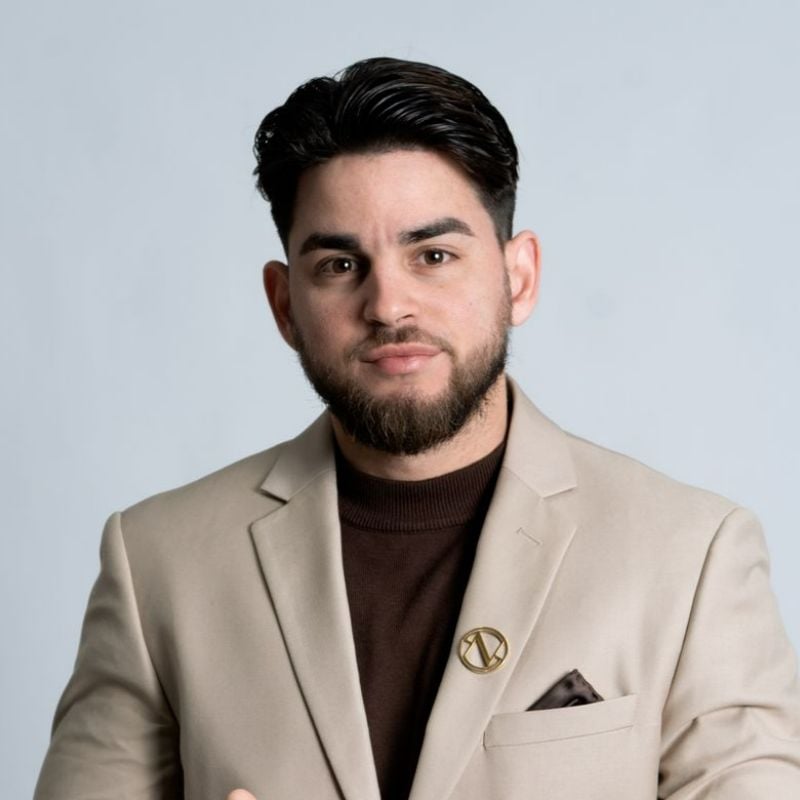 Miguel Mirabal Ferrer Orlando, FL Real Estate Agent Headshot