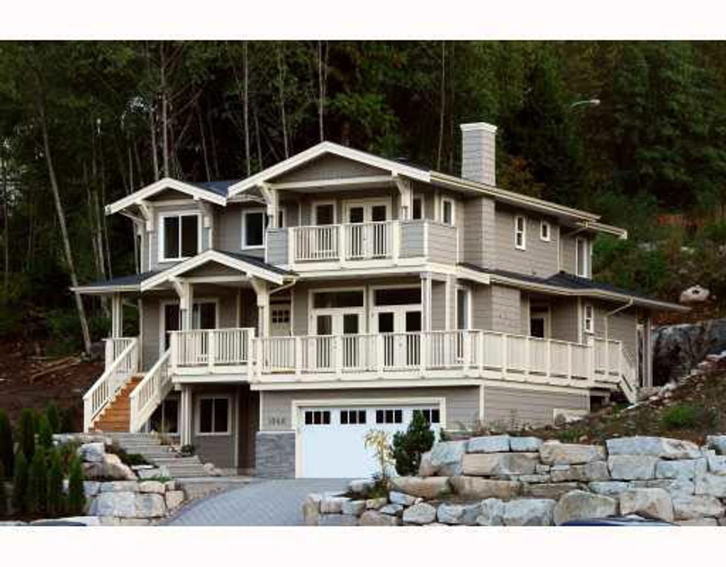 1046 Jay Cres