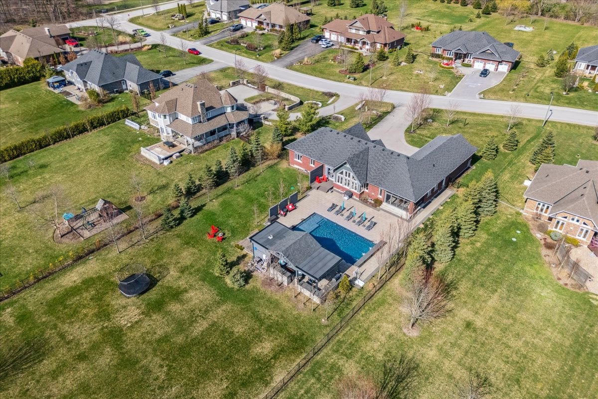 16 Goodwood St, Uxbridge