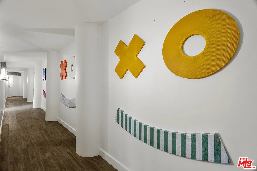 8130 W Laurel View Dr