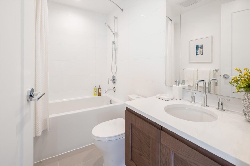 5629 Birney Ave, #810