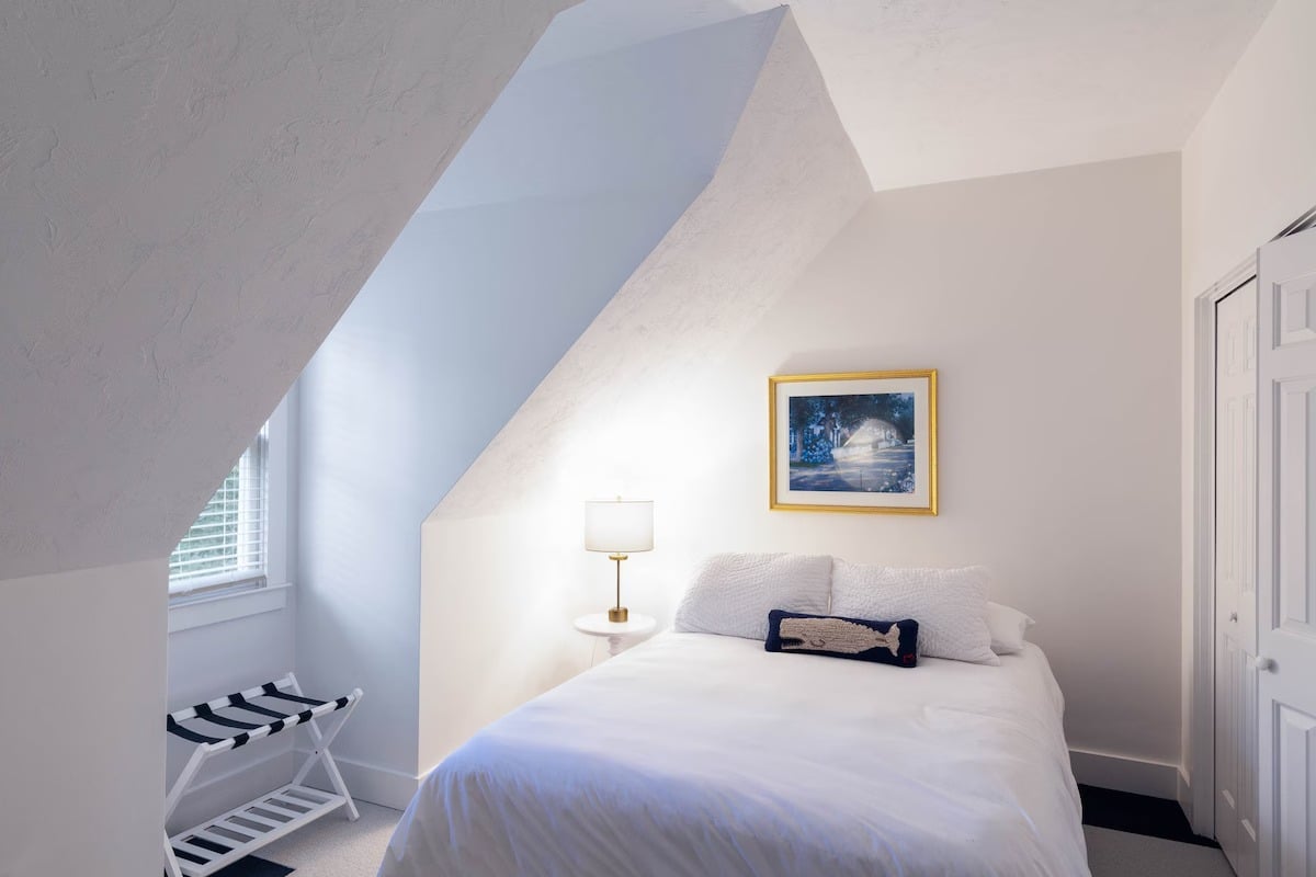 Luxury 5 Bedroom Katama Estate With Pool & Hot Tub