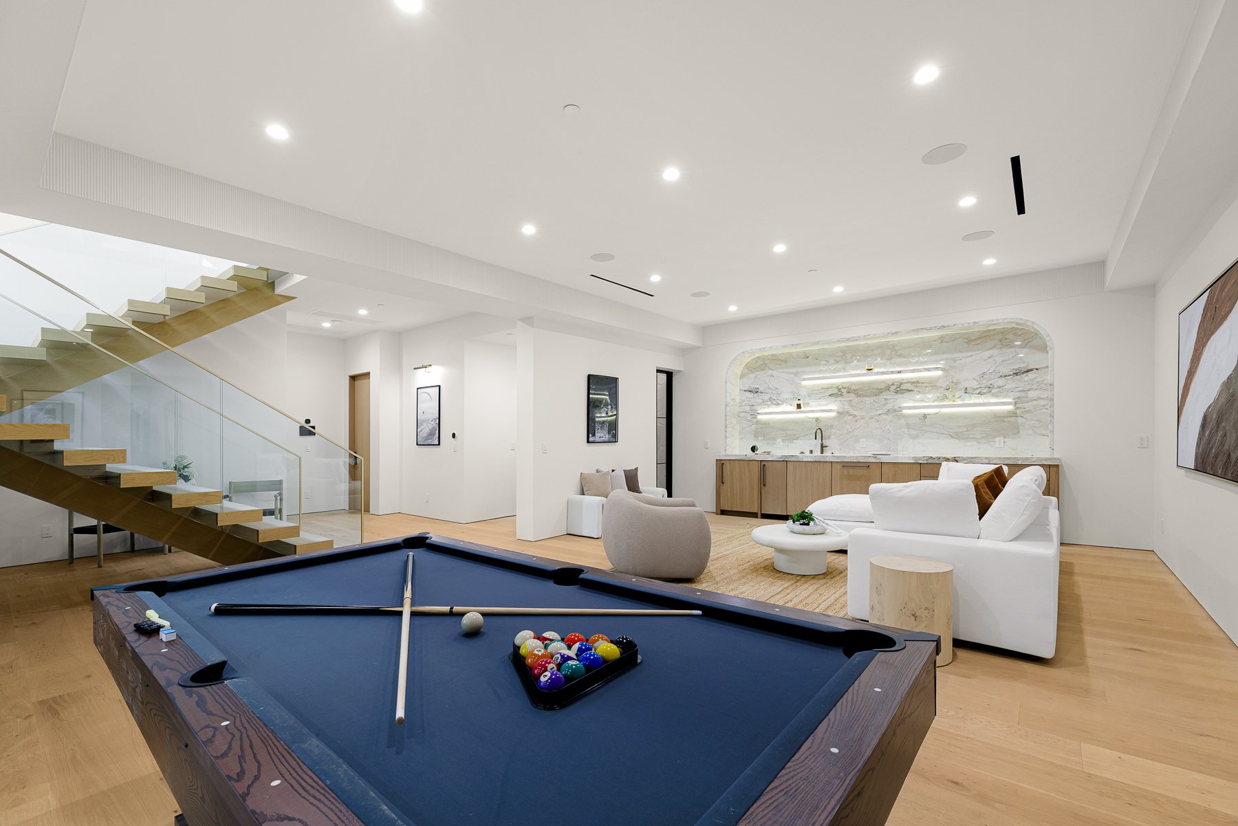 311 N Bowling Green Way