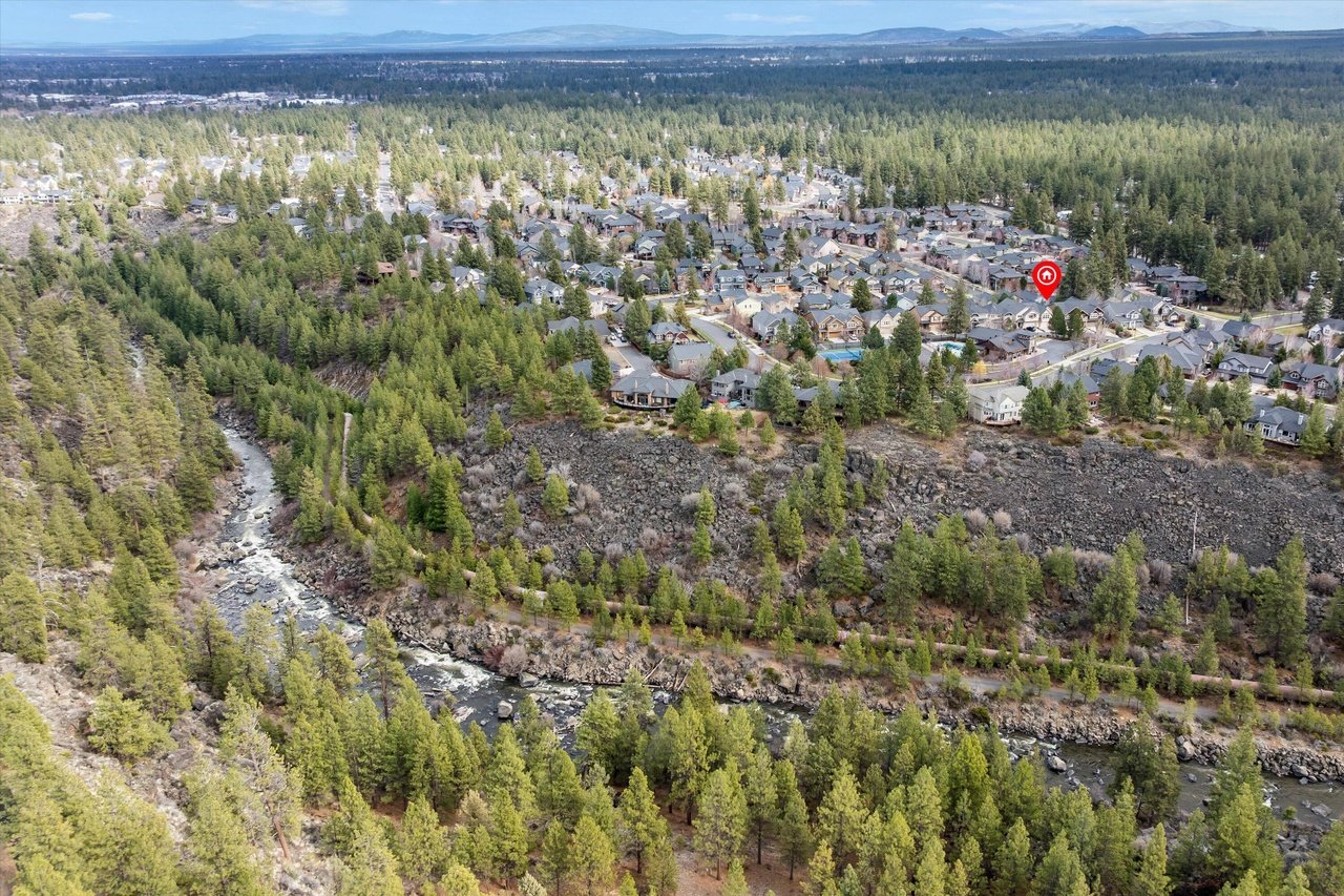 61148 Foxglove Loop