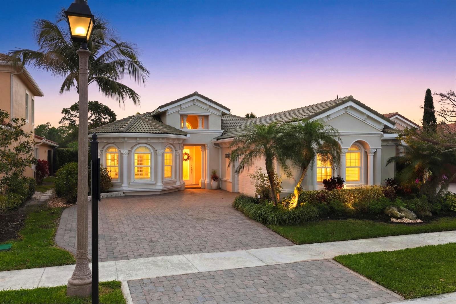 260 Carina Drive Dr