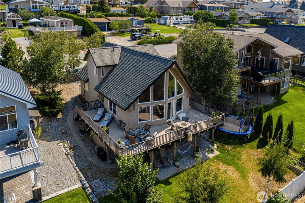 325 W Emerson Dr