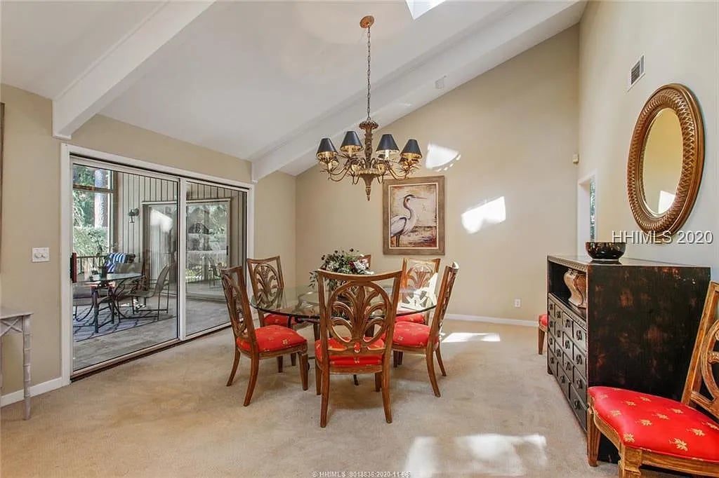 18 Gunnery Ln
