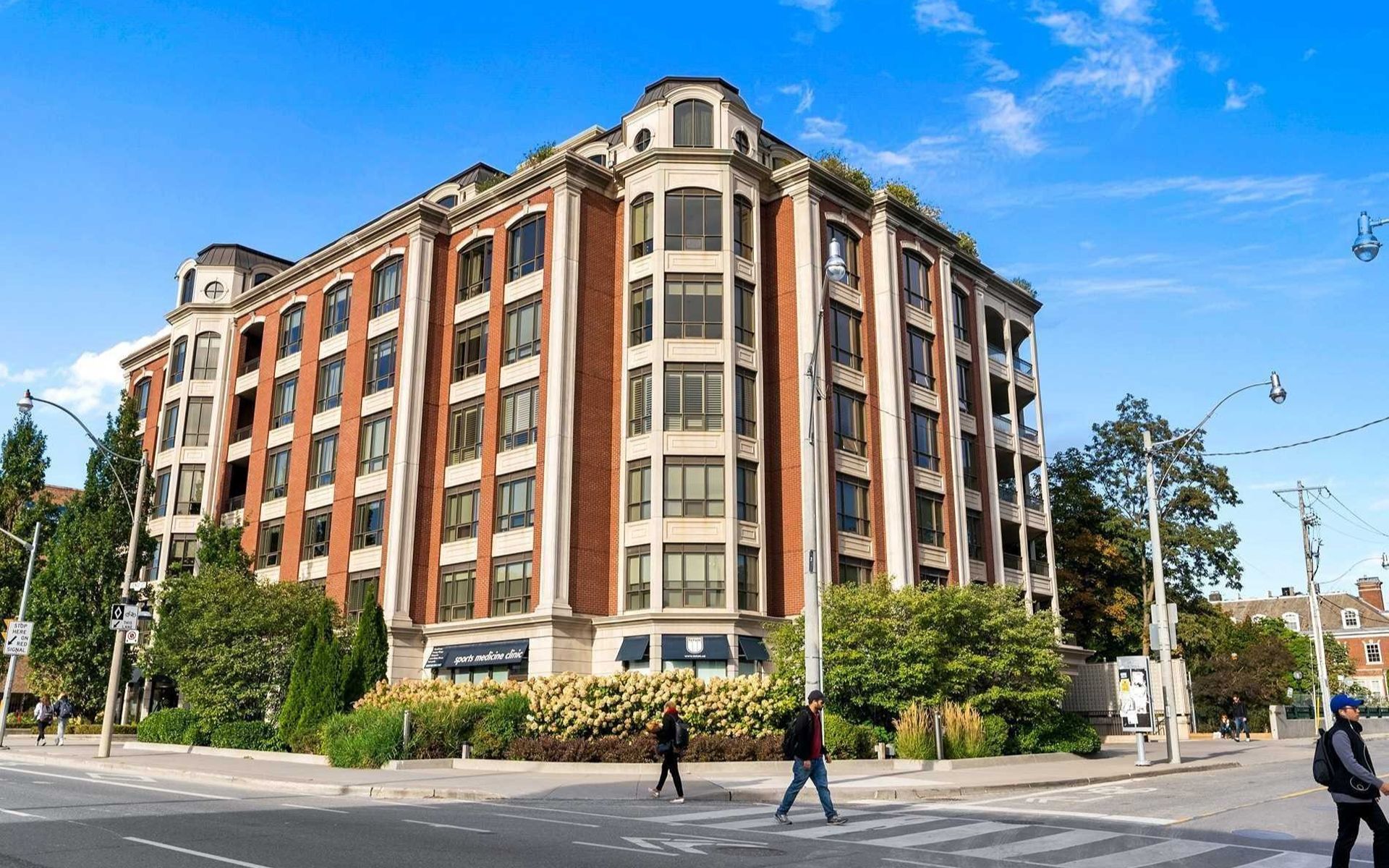 2 Roxborough St E, Ph2