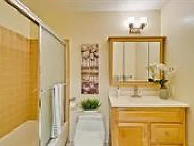 2515 Easton Pl Apt 31