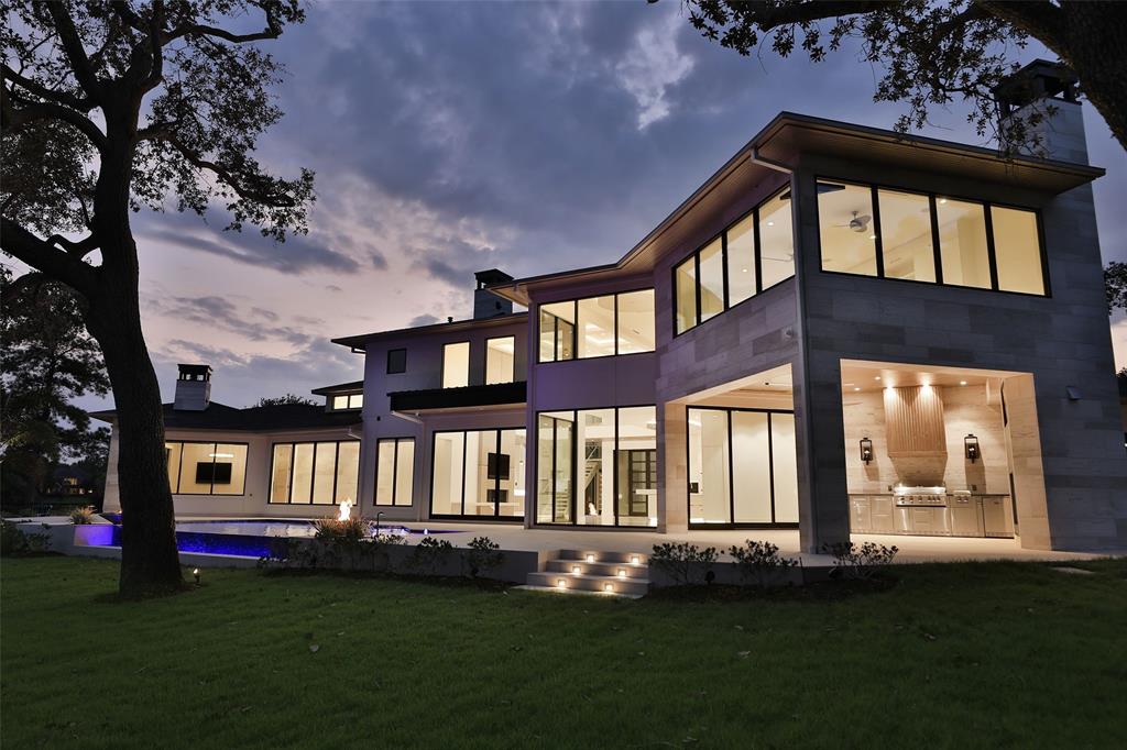 415 Lombardy, Venetian Estates
