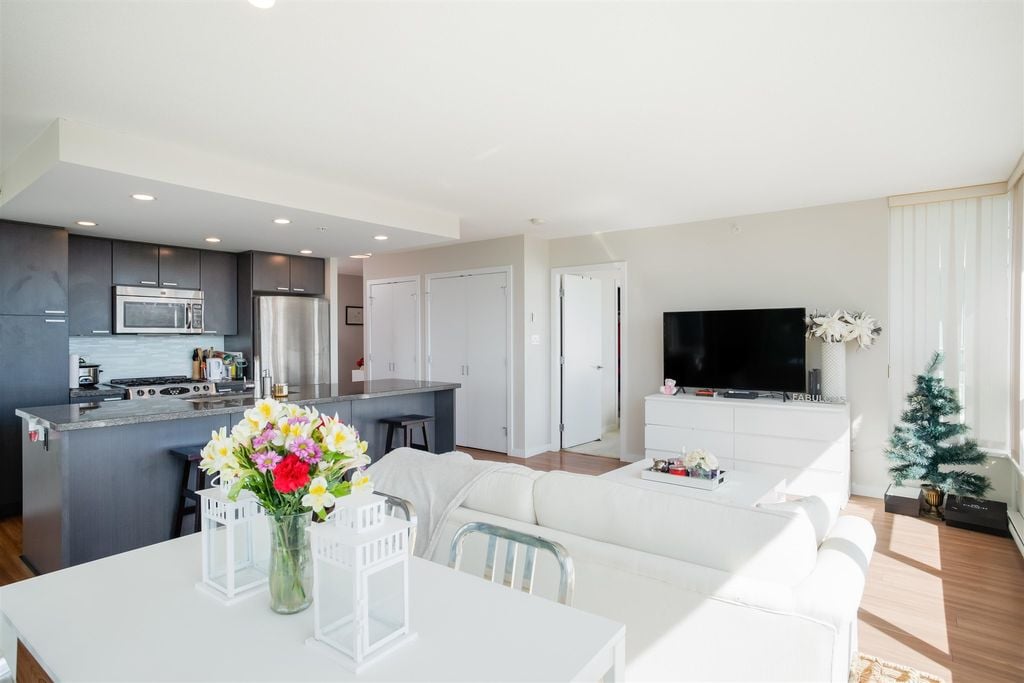 2200 Douglas Rd, #1404