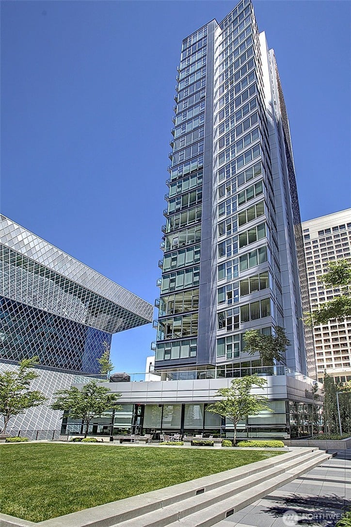 909 5th Avenue #604