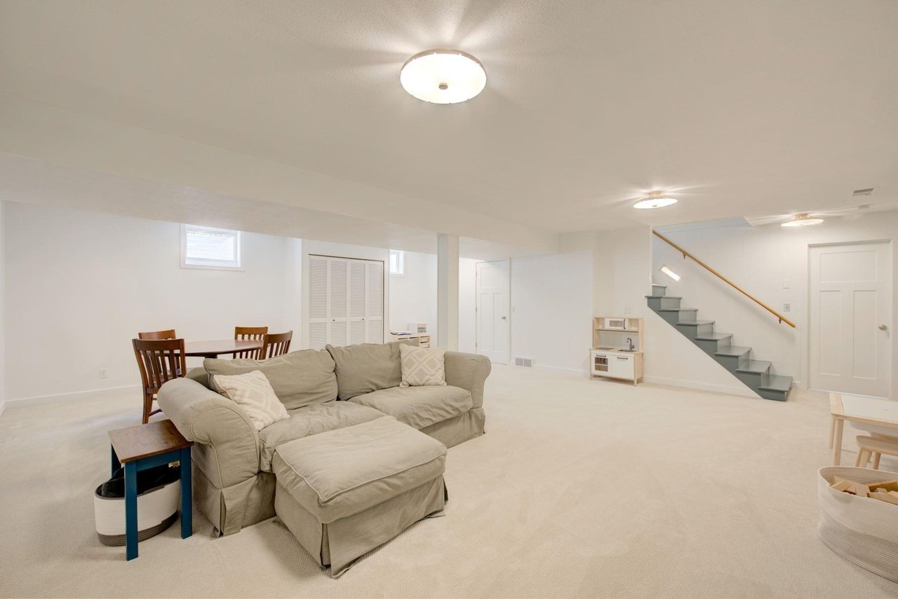 15715 Normandy Ln