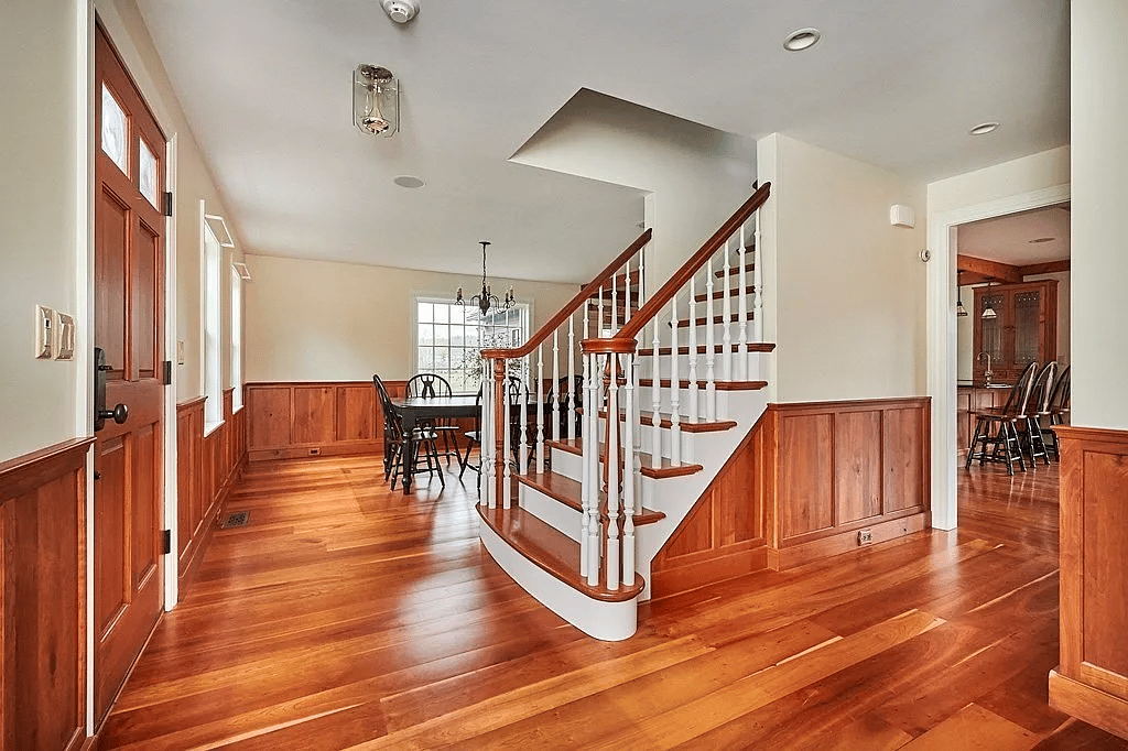 257 Leyden Rd