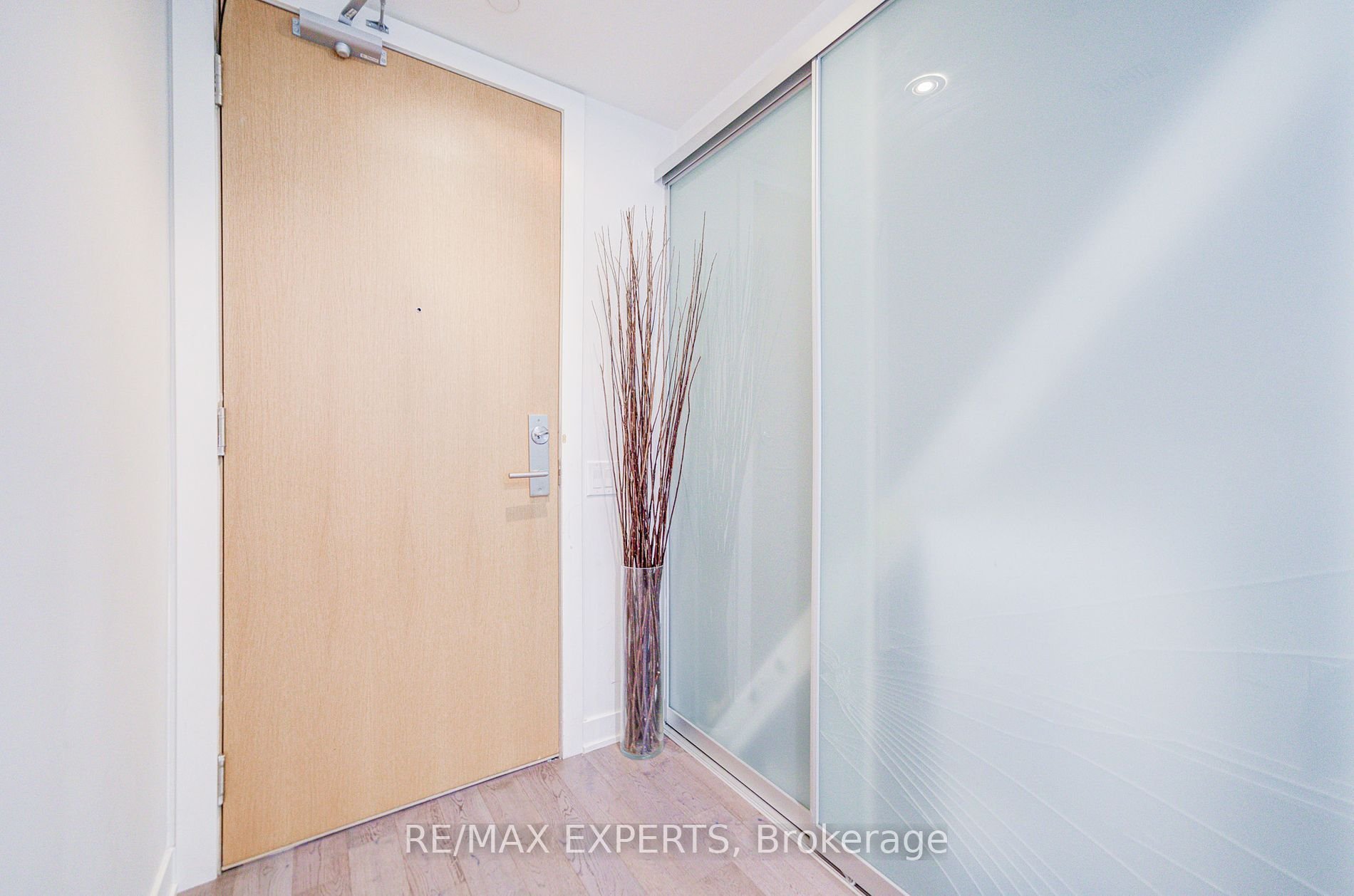 THOMPSON RESIDENCES