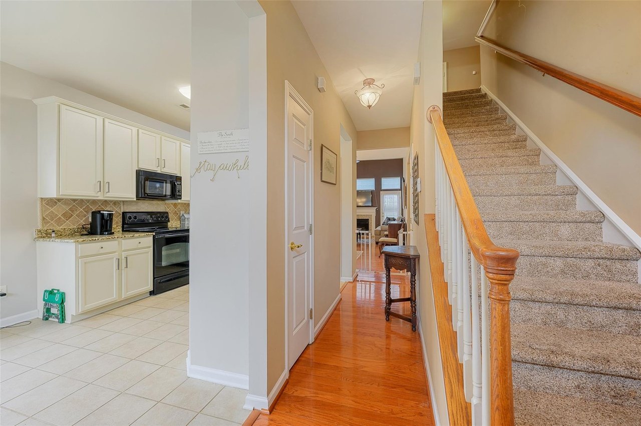 4090 Holly Villa Cir