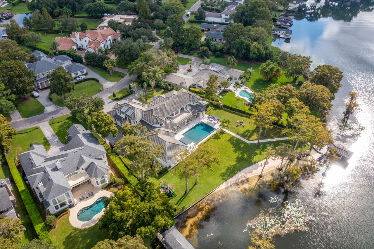 Majestic Lakefront Estate