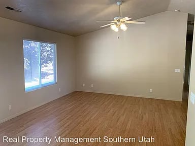 1512 W 610 North Cir