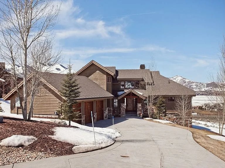 5864 Mountain Ranch Dr
