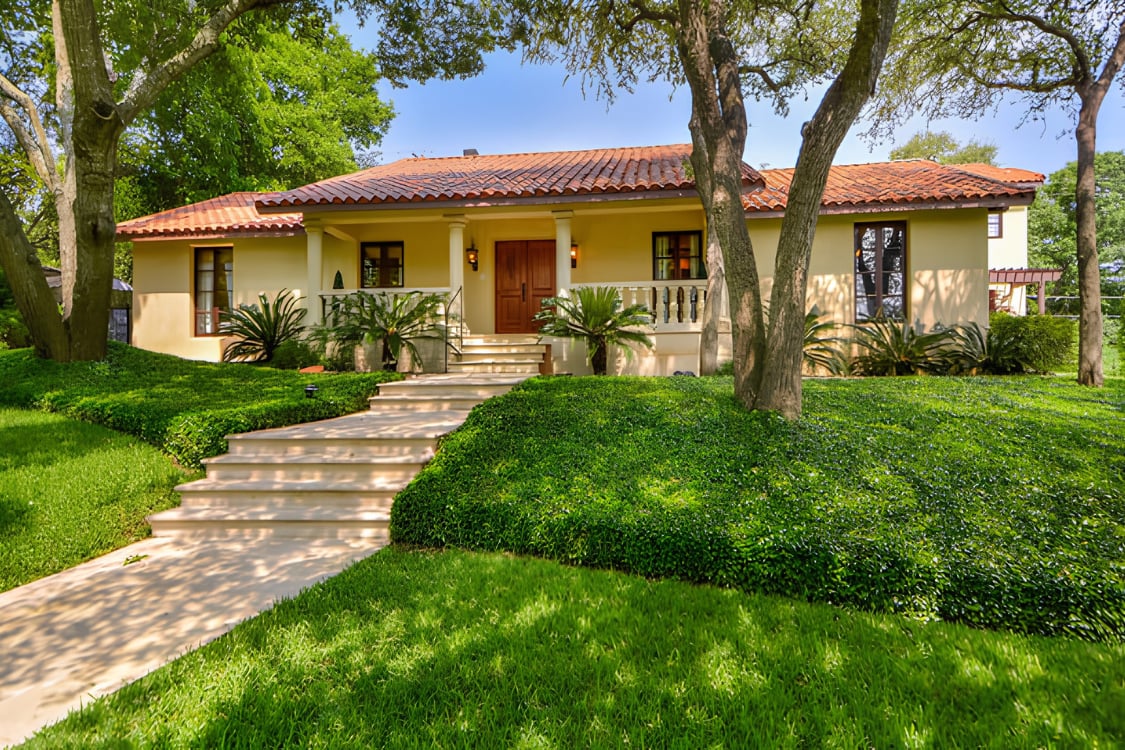 4304 Balcones Dr