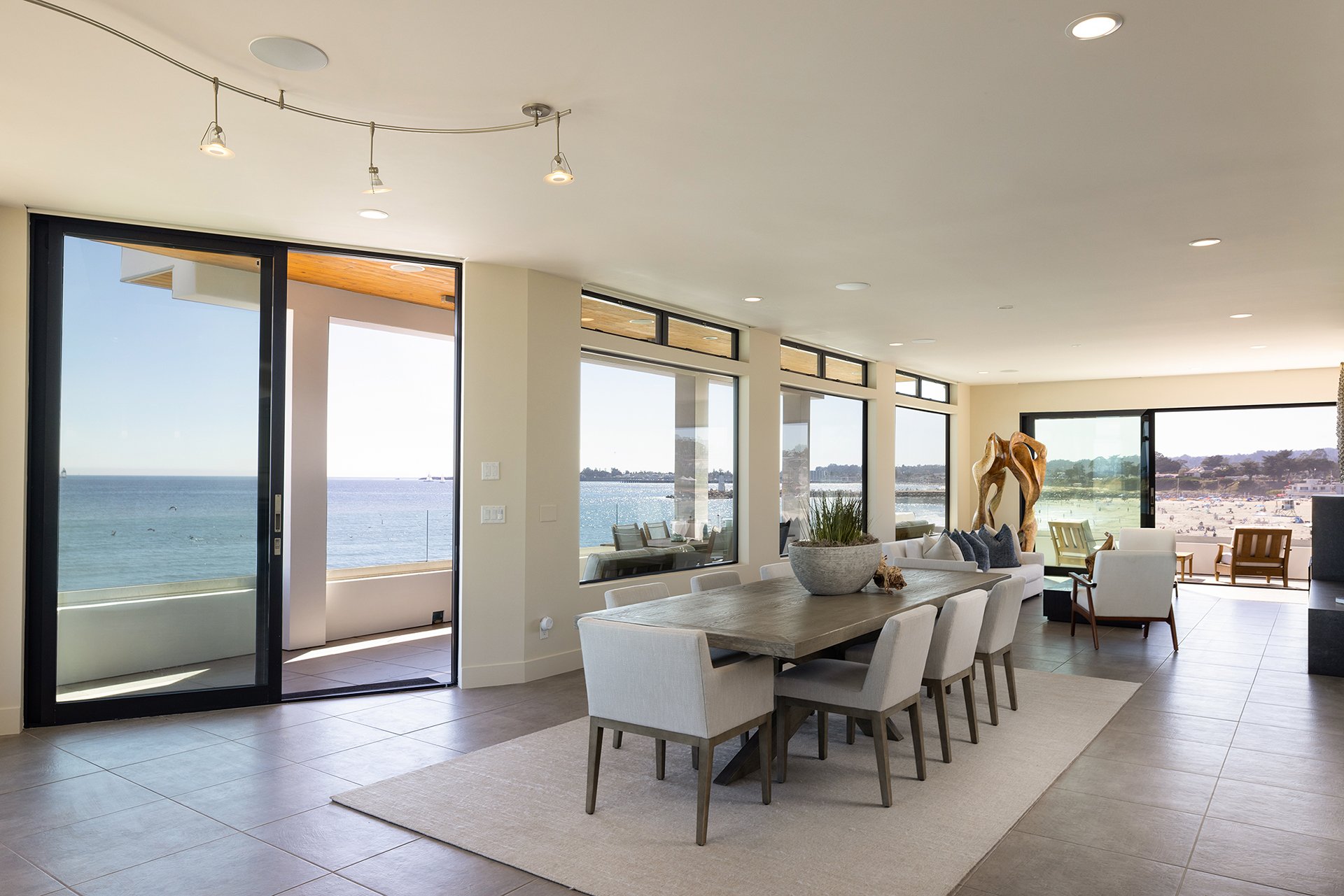 Contemporary Oceanfront Retreat